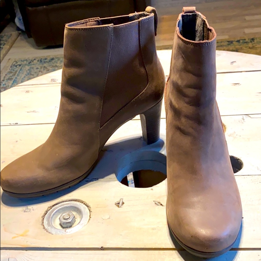 Rockport Chelsea Booties Size 7.5